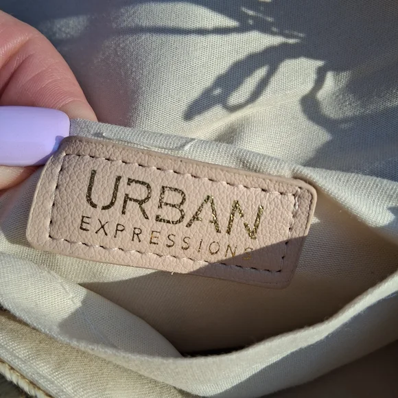 🌴 Urban Expressions Boho Straw Striped Fringe Clutch - Crossbody Cream and Gold - Picture 4 of 9